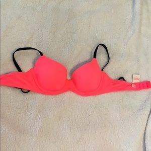 Brand New NWT VS Pink bra 32B